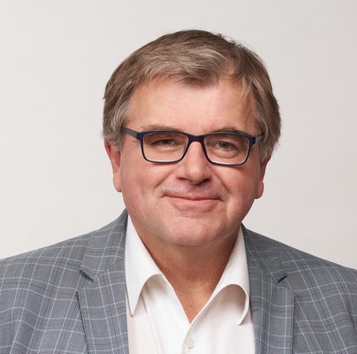 Portrait von Harry Scheuenstuhl; Bild: Jens Hartmann