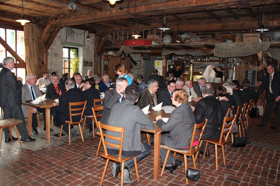 Geselliges Beisammensein im Gasthaus zum Partnerschaftstreffen