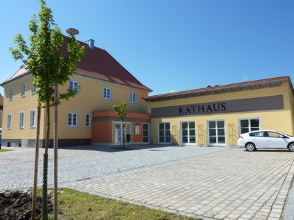 Außenansicht Rathaus Dietersheim