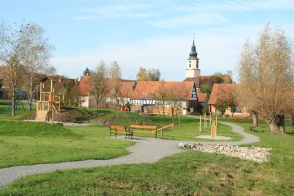 Ortsansicht mit Spielplatz im Vordergrund von Westheim